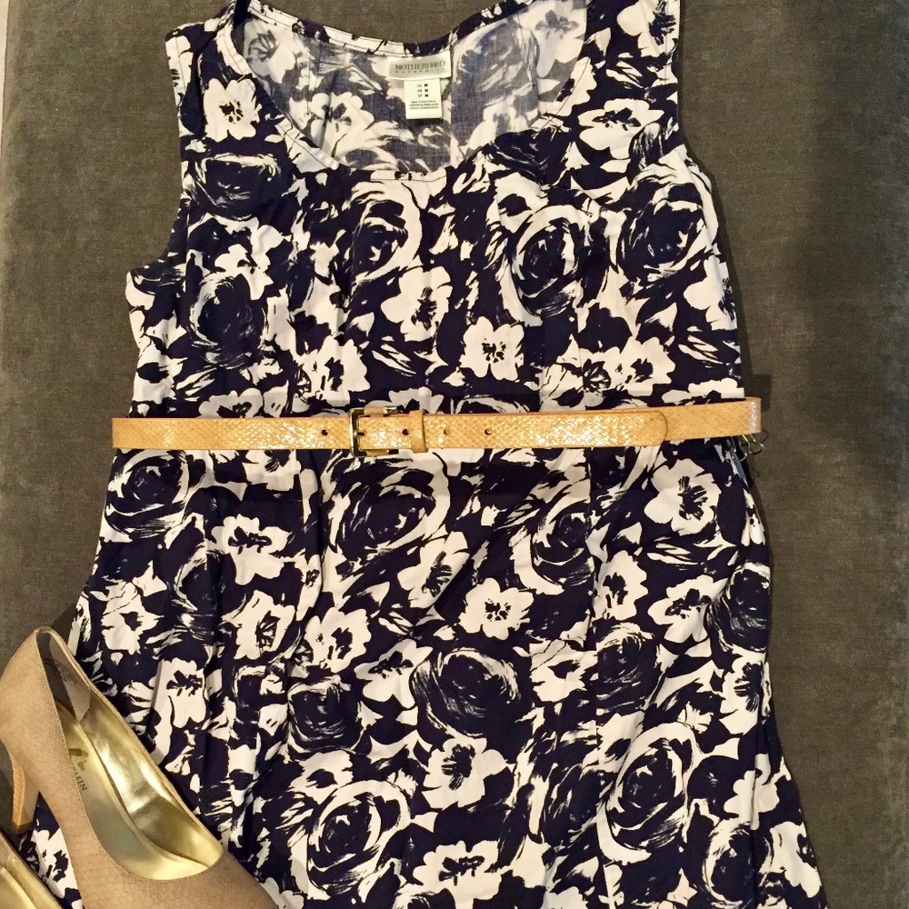 Motherhood Sleeveless Floral Maternity Dress